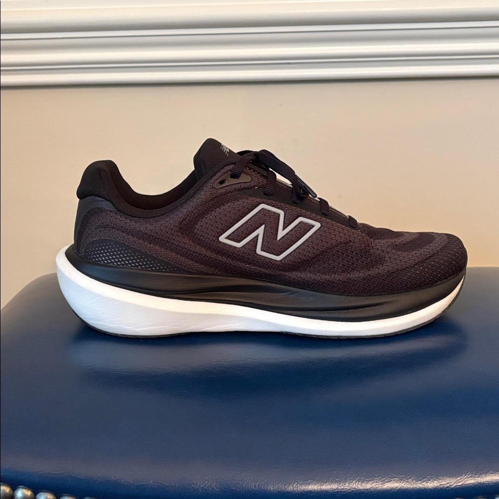 New Balance 1080 v15, size 9 - Picture 10 of 12